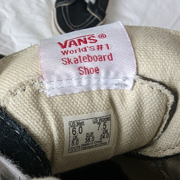 Vans Classic High Top Skate Shoes - Picture 9 of 9